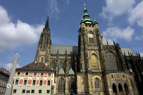 来自czeh广场prague广场的圣大教堂